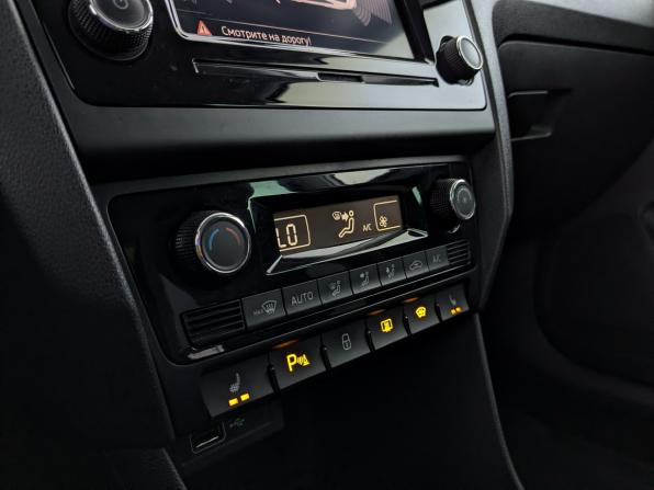 Skoda Rapid I Рестайлинг с пробегом 2019 года, цена 1 375 000 рублей, 96210 км, лифтбек, Автокод Объявления