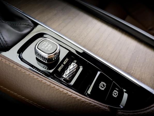 Volvo V90 Cross Country I Рестайлинг с пробегом 2021 года, цена 4 400 000 рублей, 75544 км, универсал, Автокод Объявления