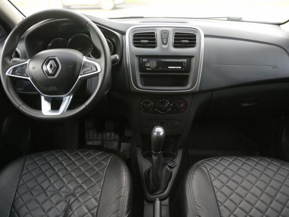 Renault Logan II Рестайлинг с пробегом 2018 года, цена 675 000 рублей, 146000 км, седан, Автокод Объявления
