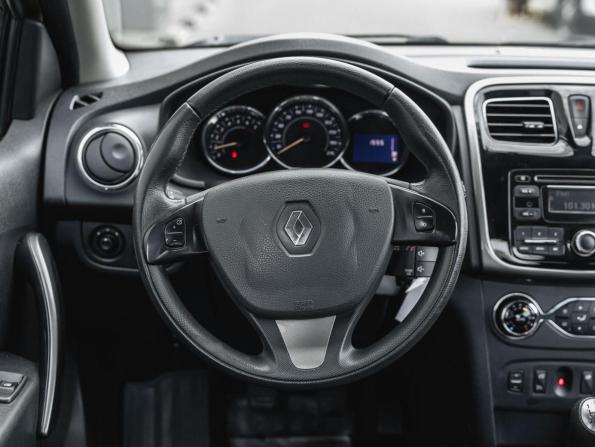 Renault Sandero II с пробегом 2015 года, цена 949 000 рублей, 118202 км, хэтчбек, Автокод Объявления