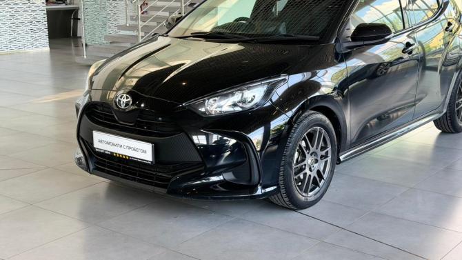 Toyota Yaris IV с пробегом 2020 года, цена 1 045 000 рублей, 93000 км, хэтчбек, Автокод Объявления