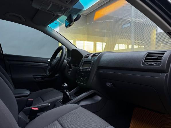 Volkswagen Golf V с пробегом 2004 года, цена 399 000 рублей, 282152 км, хэтчбек, Автокод Объявления