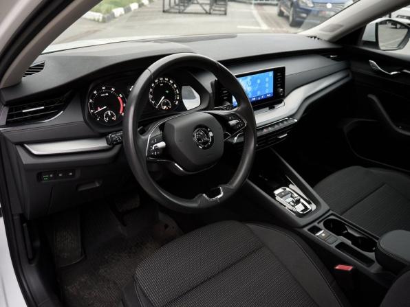 Skoda Octavia IV (A8) с пробегом 2021 года, цена 2 386 000 рублей, 92970 км, лифтбек, Автокод Объявления
