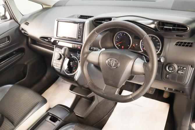 Toyota Wish II Рестайлинг с пробегом 2014 года, цена 1 779 000 рублей, 128575 км, минивэн, Автокод Объявления
