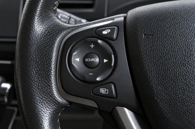 Honda Stepwgn V Рестайлинг с пробегом 2018 года, цена 2 349 000 рублей, 1290000 км, минивэн, Автокод Объявления