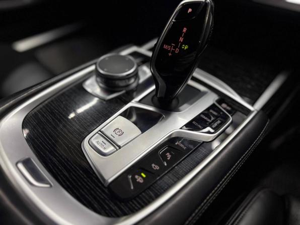 BMW 7 серии VI (G11/G12) с пробегом 2018 года, цена 3 549 000 рублей, 81000 км, седан, Автокод Объявления