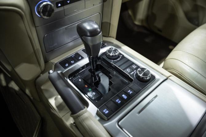 Toyota Land Cruiser 200 Series Рестайлинг 2 с пробегом 2015 года, цена 4 657 436 рублей, 301456 км, внедорожник, Автокод Объявления