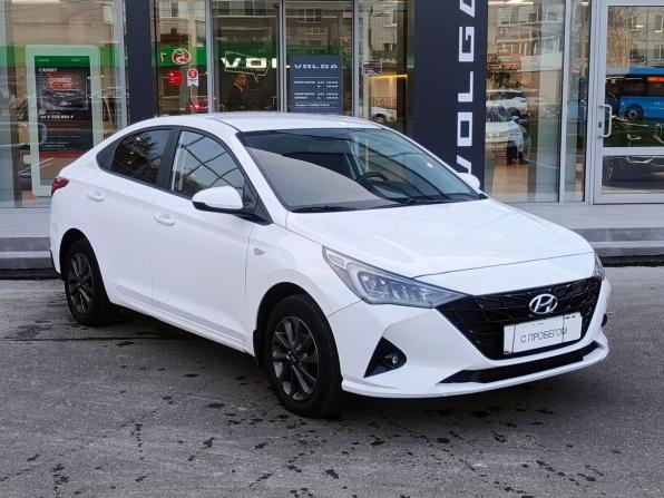 Hyundai Solaris II Рестайлинг с пробегом 2022 года, цена 1 549 000 рублей, 53497 км, седан, Автокод Объявления
