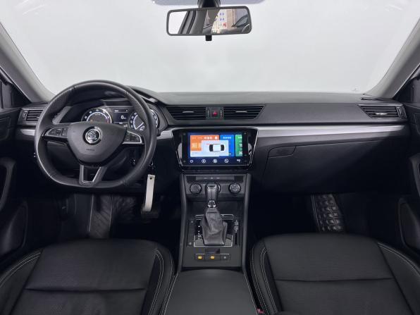 Skoda Superb III Рестайлинг с пробегом 2019 года, цена 2 240 000 рублей, 55567 км, лифтбек, Автокод Объявления