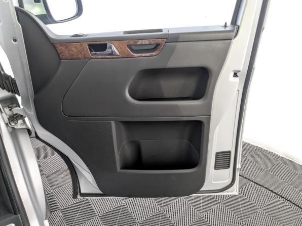 Volkswagen Multivan T5 Рестайлинг с пробегом 2010 года, цена 1 920 000 рублей, 104862 км, минивэн, Автокод Объявления