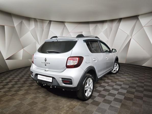 Renault Sandero II с пробегом 2017 года, цена 871 000 рублей, 174288 км, хэтчбек, Автокод Объявления
