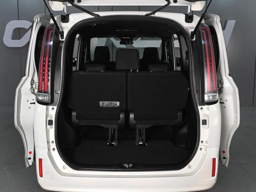 Toyota Noah III (R80) Рестайлинг Ростов-на-Дону  - изображение 20