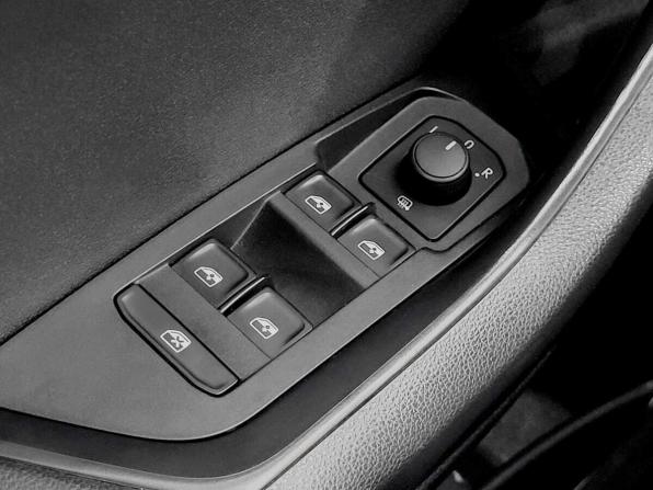 Skoda Karoq I с пробегом 2021 года, цена 2 260 000 рублей, 77320 км, внедорожник, Автокод Объявления