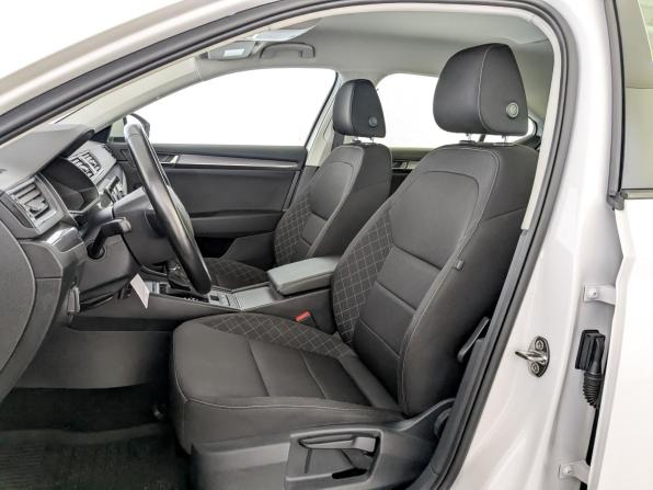 Skoda Superb III с пробегом 2019 года, цена 2 385 000 рублей, 53688 км, лифтбек, Автокод Объявления
