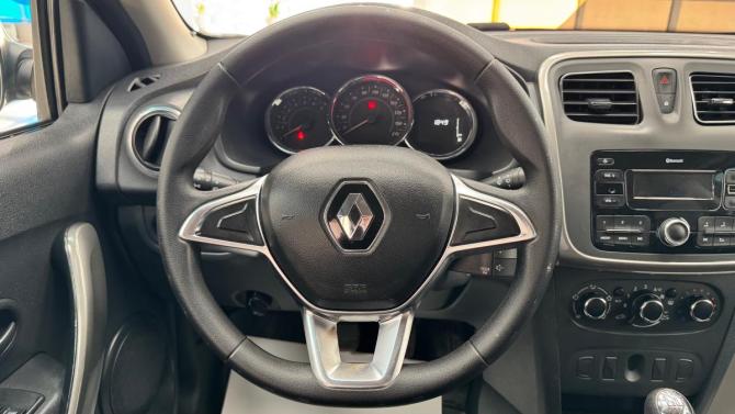 Renault Logan II Рестайлинг с пробегом 2020 года, цена 640 000 рублей, 453740 км, седан, Автокод Объявления