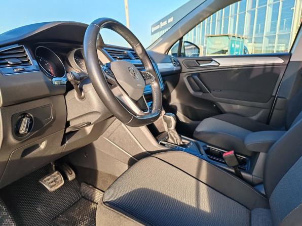 Volkswagen Tiguan II Рестайлинг с пробегом 2021 года, цена 2 599 000 рублей, 92180 км, внедорожник, Автокод Объявления