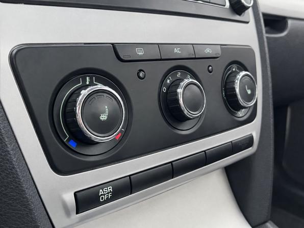 Skoda Octavia II (A5) Рестайлинг с пробегом 2011 года, цена 949 000 рублей, 178000 км, лифтбек, Автокод Объявления