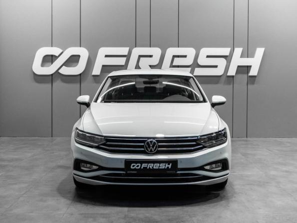 Volkswagen Passat B8 Рестайлинг с пробегом 2022 года, цена 3 200 000 рублей, 1225 км, седан, Автокод Объявления