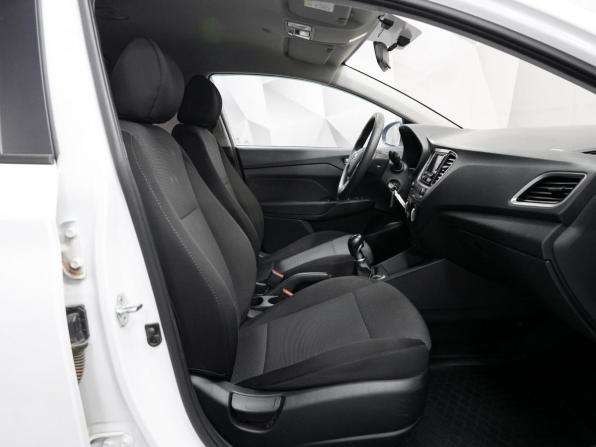 Hyundai Solaris II с пробегом 2018 года, цена 1 350 000 рублей, 101000 км, седан, Автокод Объявления