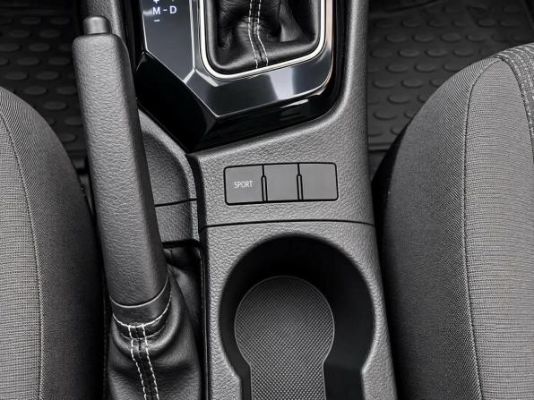 Toyota Corolla XI (E160 E170 E180) Рестайлинг 1 с пробегом 2017 года, цена 1 650 000 рублей, 67396 км, седан, Автокод Объявления