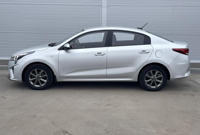 Kia Rio IV Рестайлинг с пробегом 2021 года, цена 1 770 000 рублей, 33877 км, седан, Автокод Объявления