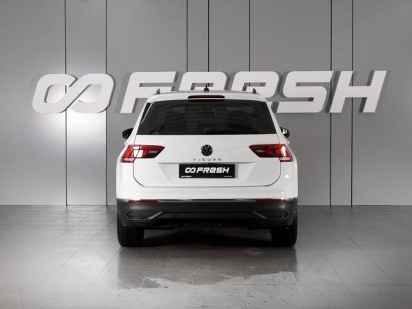 Volkswagen Tiguan II Рестайлинг с пробегом 2021 года, цена 3 086 000 рублей, 45557 км, внедорожник, Автокод Объявления