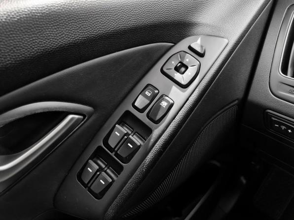 Hyundai ix35 I с пробегом 2011 года, цена 980 000 рублей, 332017 км, внедорожник, Автокод Объявления