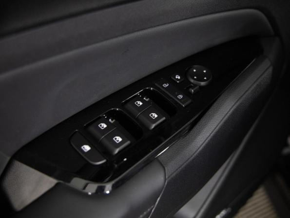 Kia Sportage V с пробегом 2023 года, цена 4 099 000 рублей, 20449 км, внедорожник, Автокод Объявления