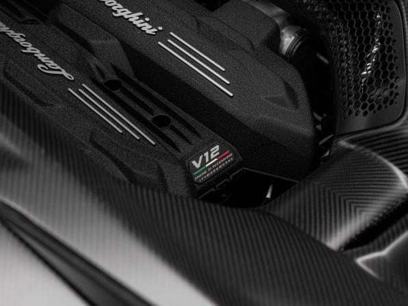 Lamborghini Revuelto с пробегом 2025 года, цена 84 000 000 рублей, 605 км, купе, Автокод Объявления