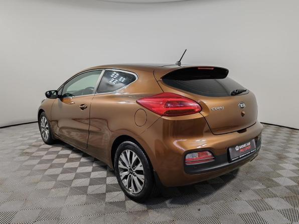 Kia Ceed II Рестайлинг с пробегом 2016 года, цена 1 329 000 рублей, 86513 км, хэтчбек, Автокод Объявления
