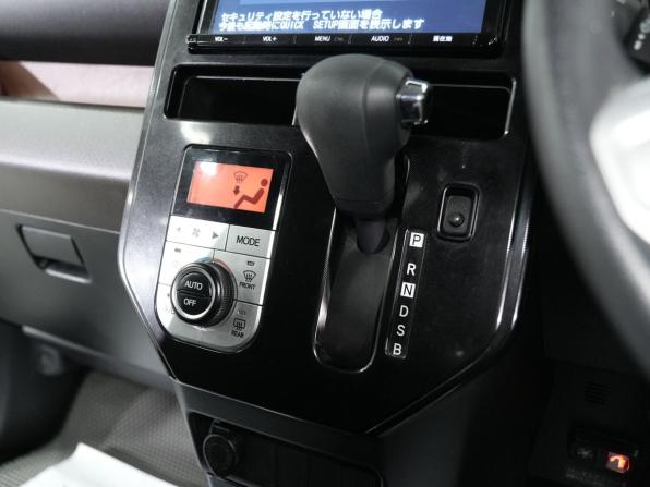 Toyota Roomy I с пробегом 2017 года, цена 880 000 рублей, 144300 км, микровэн, Автокод Объявления