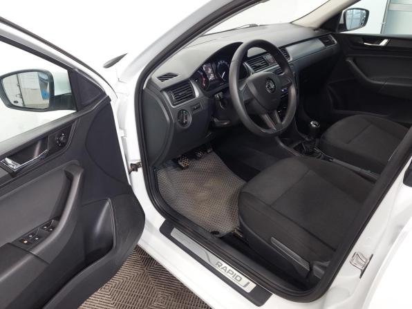 Skoda Rapid I Рестайлинг с пробегом 2019 года, цена 1 180 000 рублей, 136700 км, лифтбек, Автокод Объявления