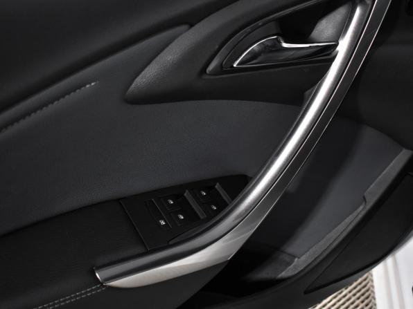 Opel Astra J Рестайлинг с пробегом 2014 года, цена 789 000 рублей, 159000 км, хэтчбек, Автокод Объявления