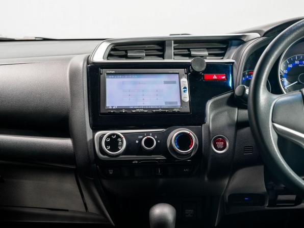 Honda Fit III с пробегом 2013 года, цена 1 050 000 рублей, 85600 км, хэтчбек, Автокод Объявления