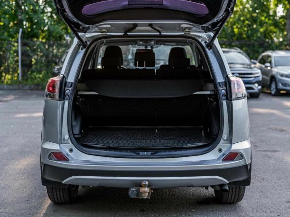 Toyota RAV4 IV (XA40) Рестайлинг с пробегом 2018 года, цена 2 020 000 рублей, 196951 км, внедорожник, Автокод Объявления
