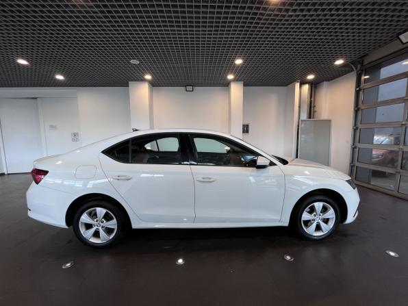 Skoda Octavia IV (A8) с пробегом 2021 года, цена 2 390 000 рублей, 103261 км, лифтбек, Автокод Объявления