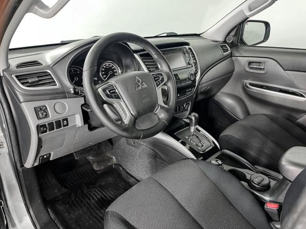 Mitsubishi L200 V с пробегом 2017 года, цена 2 499 000 рублей, 53287 км, offers.body_type.unknown, Автокод Объявления