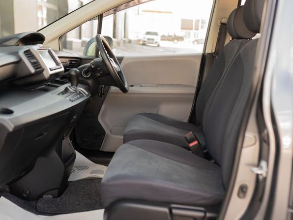 Honda Freed I с пробегом 2009 года, цена 800 000 рублей, 210308 км, компактвэн, Автокод Объявления