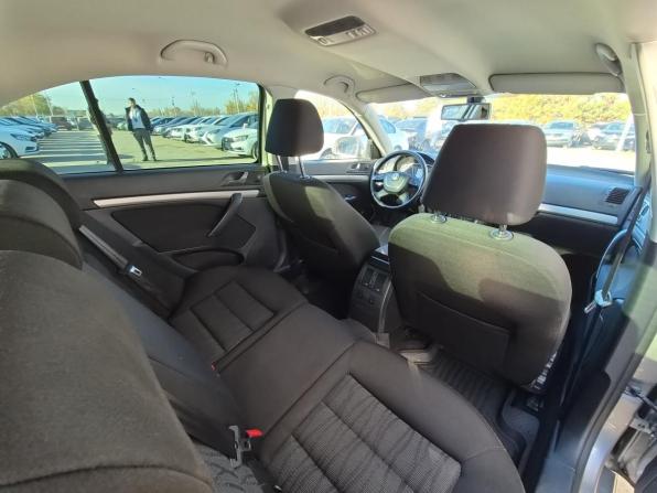 Skoda Octavia II (A5) Рестайлинг с пробегом 2012 года, цена 977 000 рублей, 177244 км, лифтбек, Автокод Объявления