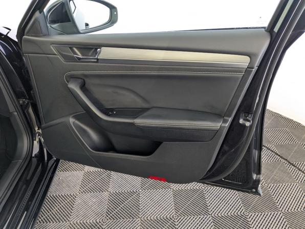 Skoda Superb III Рестайлинг с пробегом 2024 года, цена 2 900 000 рублей, 66490 км, лифтбек, Автокод Объявления