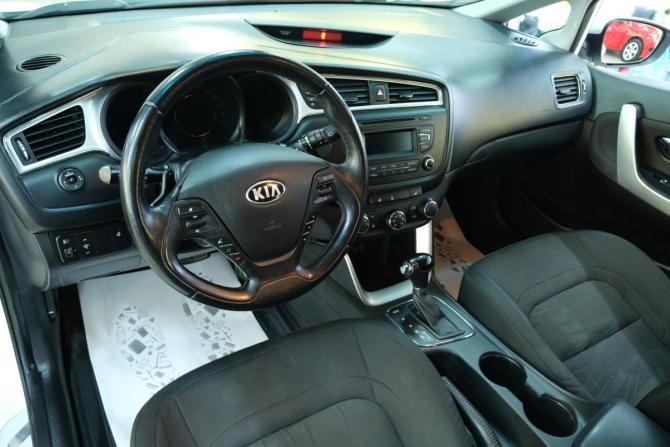 Kia Ceed II Рестайлинг с пробегом 2016 года, цена 1 099 000 рублей, 130500 км, универсал, Автокод Объявления