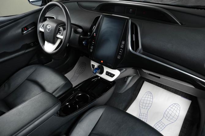 Toyota Prius IV (XW50) с пробегом 2017 года, цена 2 489 000 рублей, 142000 км, лифтбек, Автокод Объявления