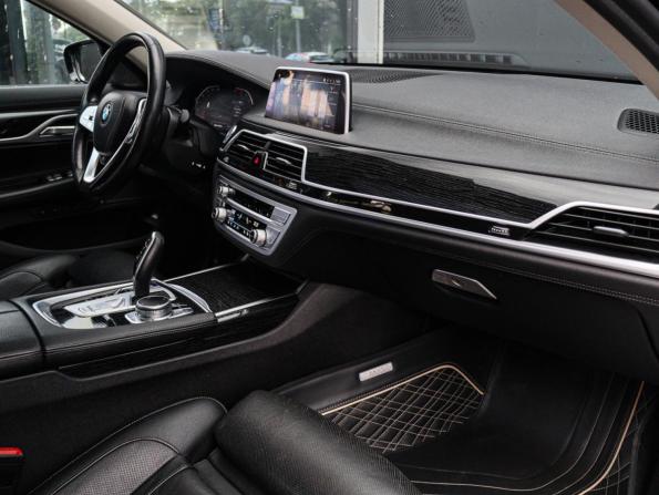 BMW 7 серии VI (G11/G12) Рестайлинг с пробегом 2019 года, цена 5 800 000 рублей, 76700 км, седан, Автокод Объявления