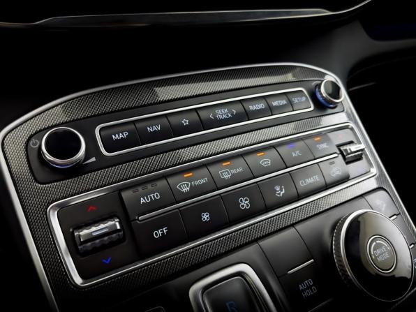 Hyundai Santa Fe IV Рестайлинг с пробегом 2022 года, цена 4 200 000 рублей, 36618 км, внедорожник, Автокод Объявления