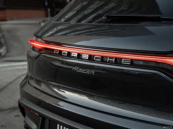 Porsche Macan I Рестайлинг 2 с пробегом 2023 года, цена 9 900 000 рублей, 17521 км, внедорожник, Автокод Объявления