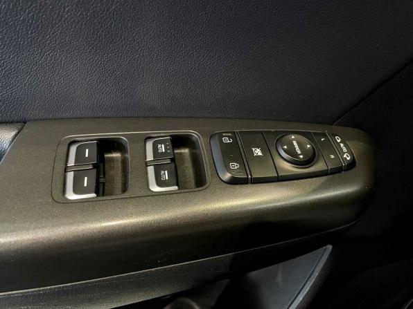 Kia Sportage IV Рестайлинг с пробегом 2019 года, цена 2 435 000 рублей, 69844 км, внедорожник, Автокод Объявления