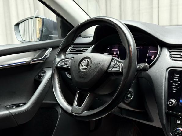 Skoda Octavia III (A7) Рестайлинг с пробегом 2018 года, цена 2 169 000 рублей, 158481 км, лифтбек, Автокод Объявления