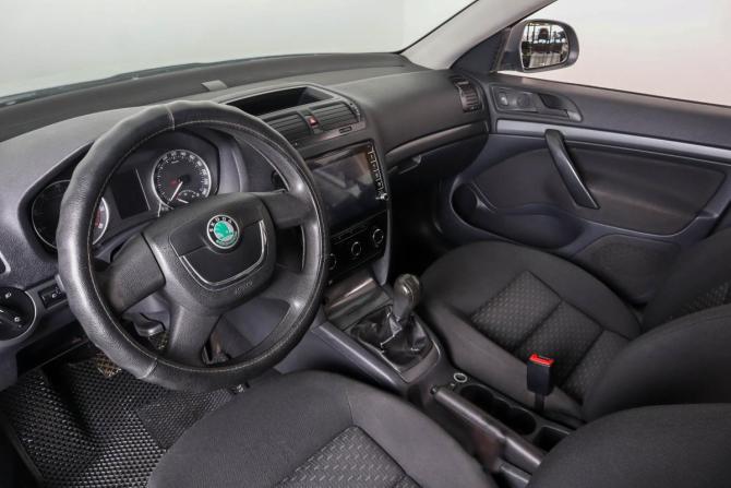 Skoda Octavia II (A5) Рестайлинг с пробегом 2010 года, цена 569 000 рублей, 308000 км, лифтбек, Автокод Объявления