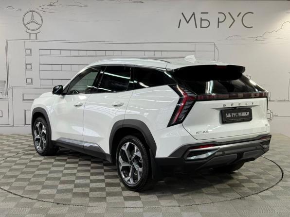 Geely Atlas II с пробегом 2024 года, цена 3 100 000 рублей, 39120 км, внедорожник, Автокод Объявления
