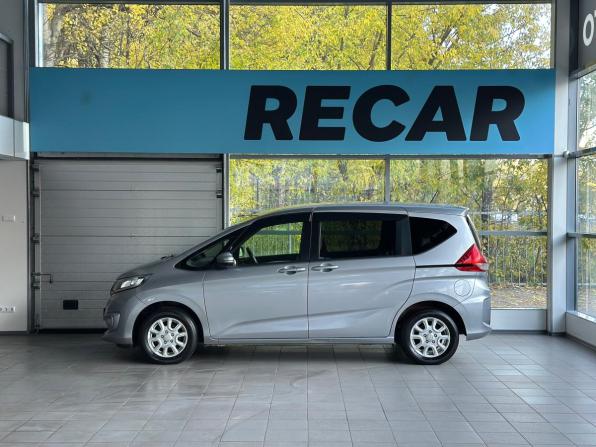 Honda Freed II с пробегом 2017 года, цена 1 460 000 рублей, 117216 км, компактвэн, Автокод Объявления